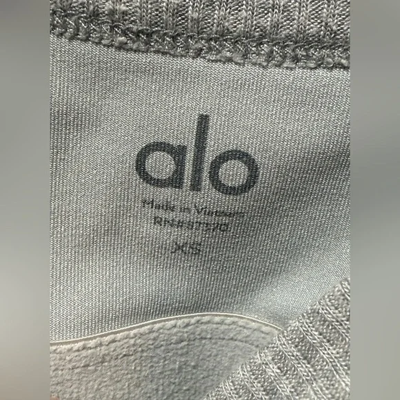 Alo Yoga | Ribbed Crop Whisper Bra Tank Top in Athletic Heather Grey - Picture 8 of 9